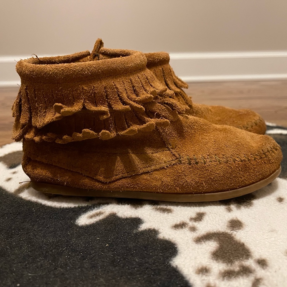 Minnetonka moccasins booties